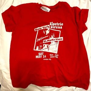 Brandy Melville graphic tee shirt